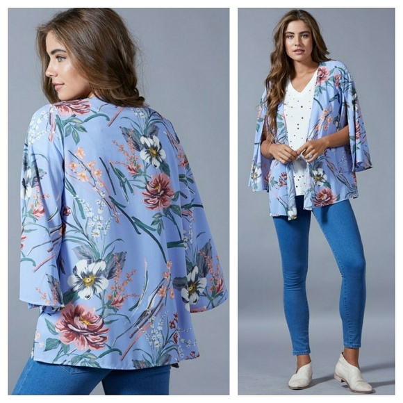 Last, Small. blue floral kimono - Picture 2 of 2